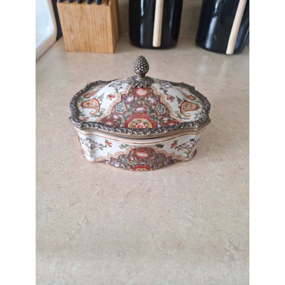 Hua Rong Tang Zhi Hand Painted Porcelain Brass Trinket Jewelry Box Gorgeous